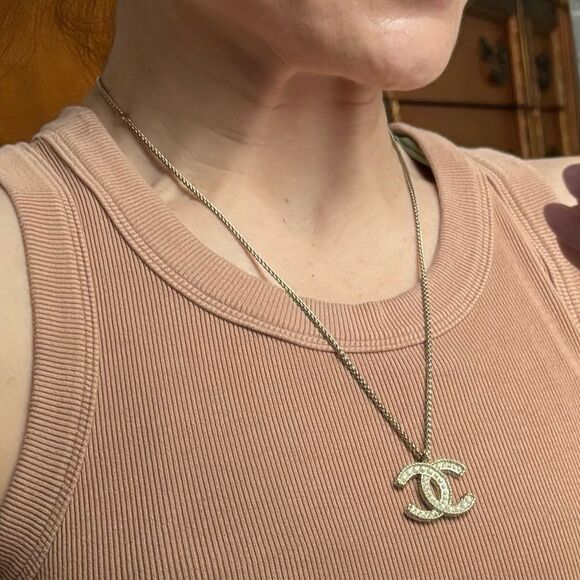CHANEL CC Gold Pearl Pendant Necklace, Authentic - Picture 12 of 13